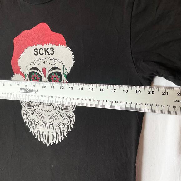 Next Level Apparel Men Short Sleeve T-shirt Size M, Black, Skull Santa Christmas - Picture 3 of 8